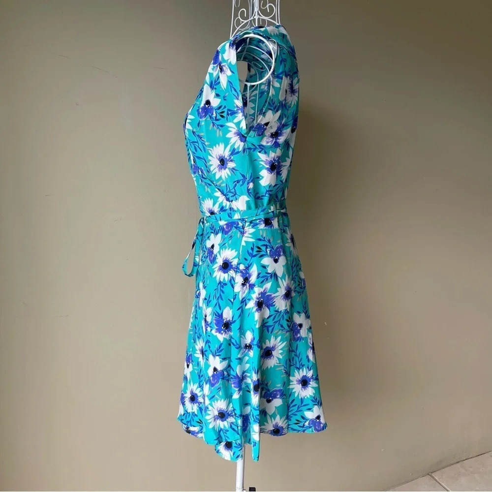 NWT Yumi Kim wrap dress in perfect day bouquet flower print silk size XS - Picture 3 of 10